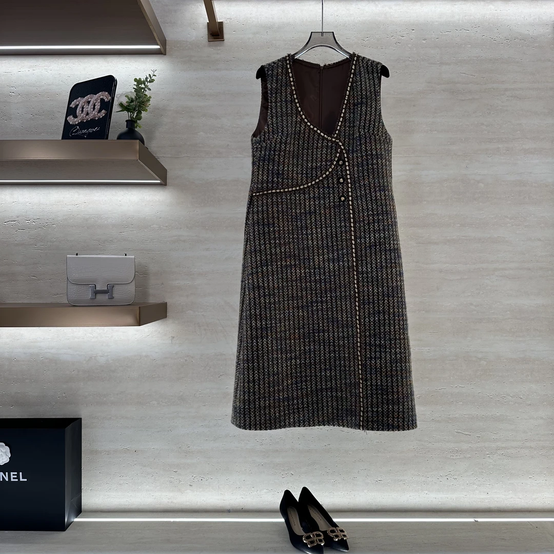 【J】背心裙秋冬v领连衣裙显瘦百搭宽松马甲裙休闲中长裙JJ016