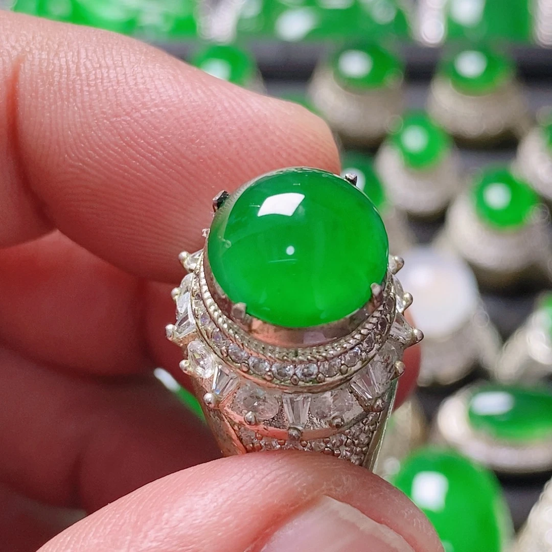 翡翠未镶嵌颈饰