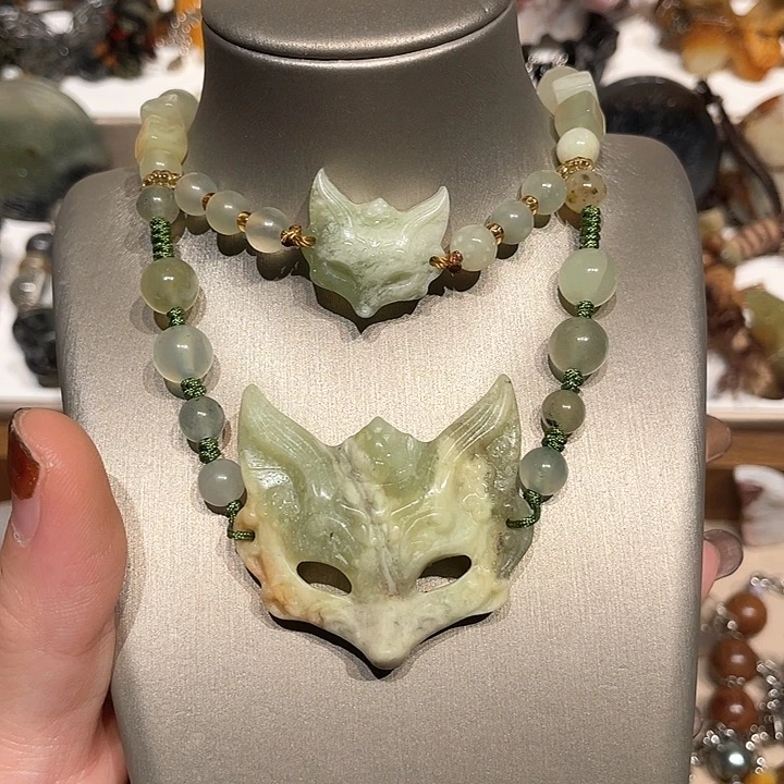 蛇纹石玉合金颈饰