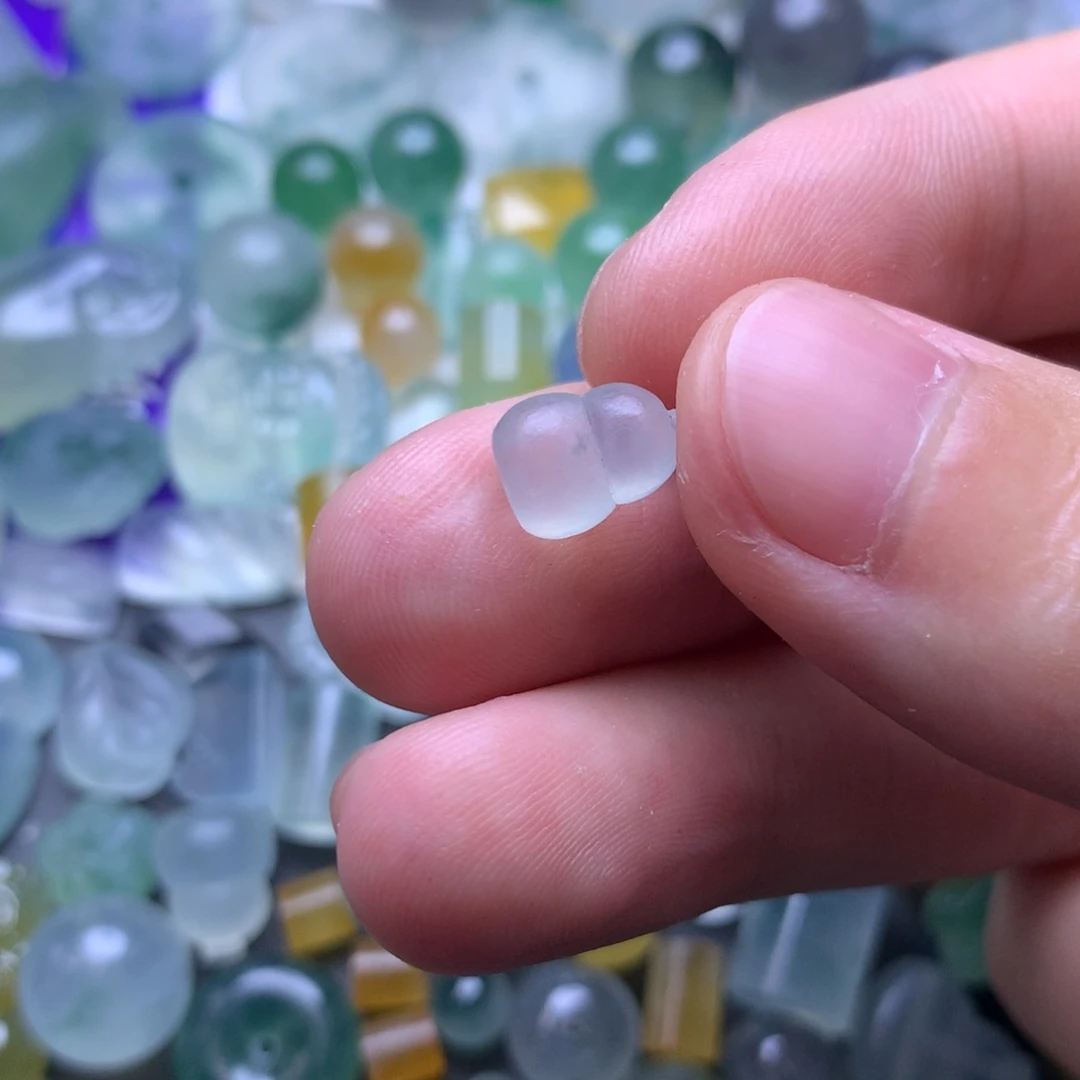 定制翡翠未镶嵌挂件