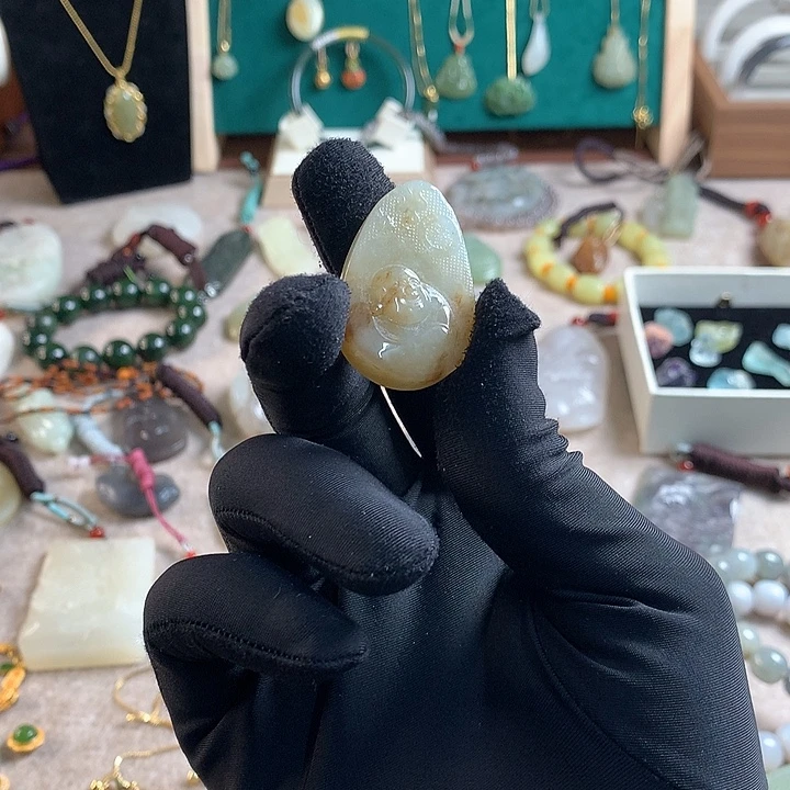 和田玉未镶嵌颈饰