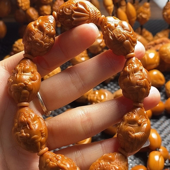 吊坠橄榄核八大财神