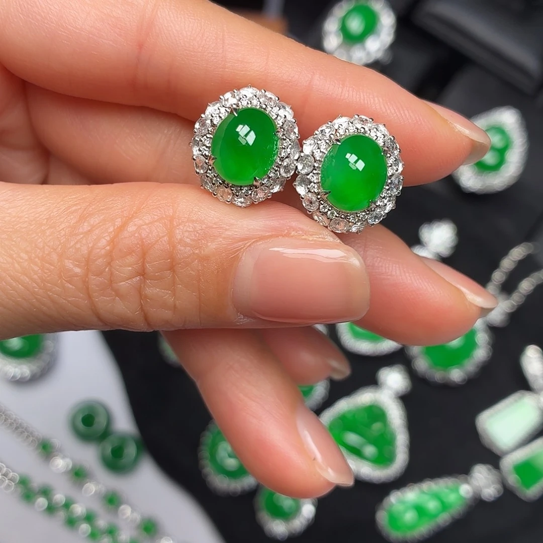 翡翠18K金镶嵌戒指