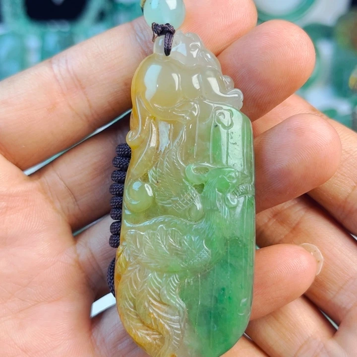 石英质玉未镶嵌颈饰