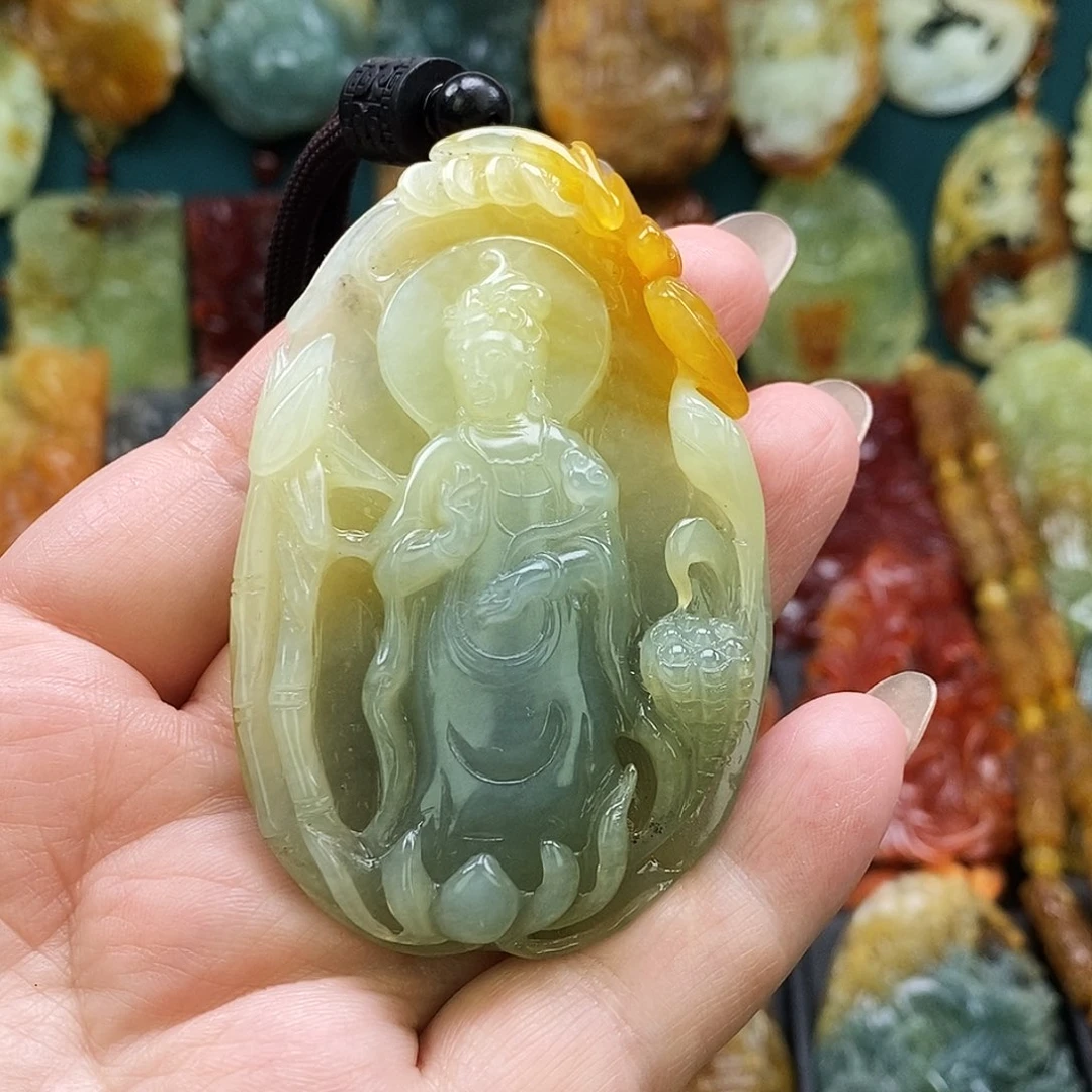 蛇纹石玉未镶嵌颈饰三色观音