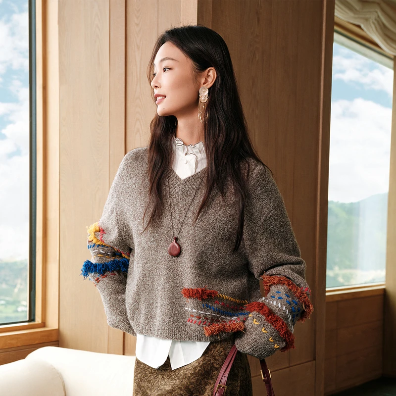 EP雅莹女装 羊毛牦牛绒混纺流苏v领针织衫毛衣 2025秋冬新款9596A