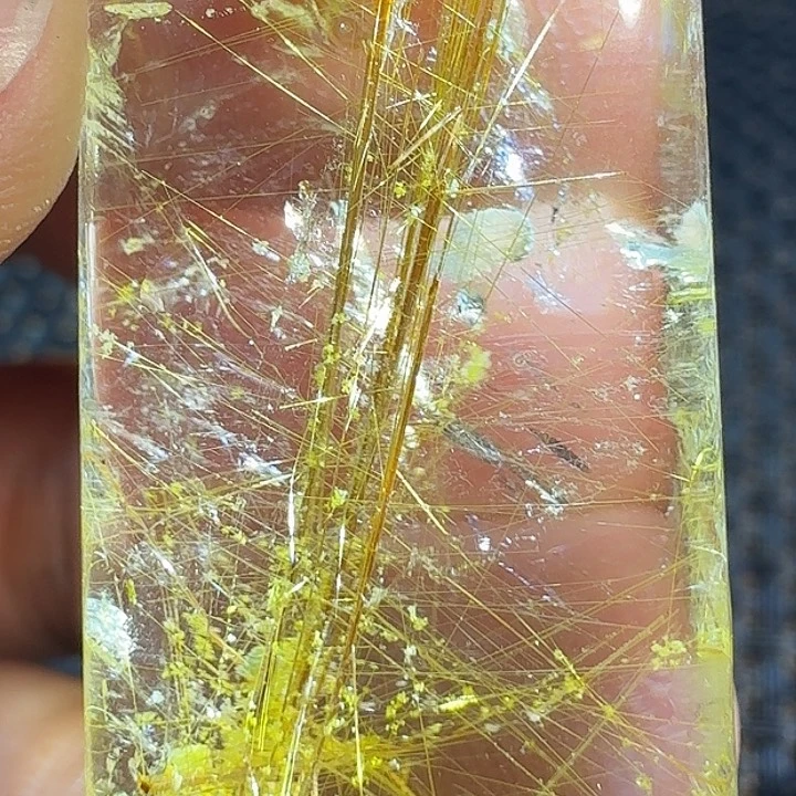 未镶嵌颈饰水晶富*