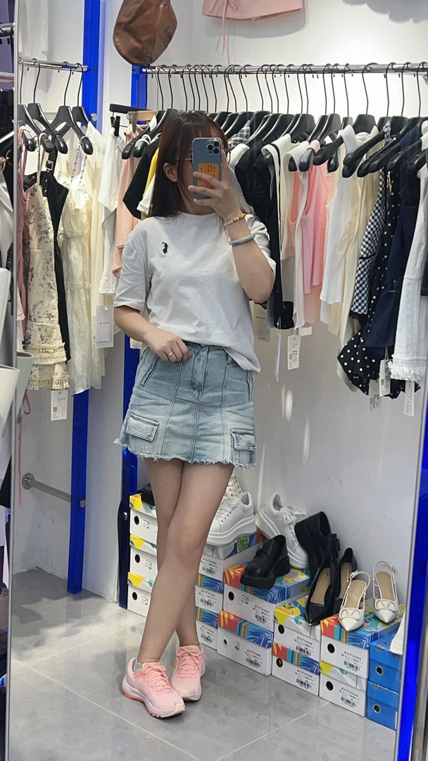 时尚简约通勤修身琉金夏夜风格上衣搭配包臀短裙套装