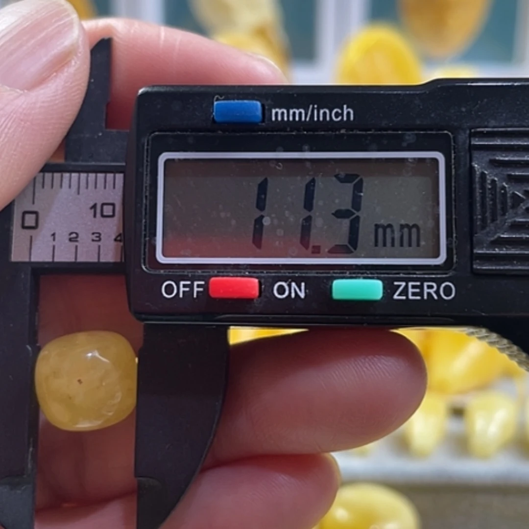 【闪购商品】琥珀裸石未镶嵌2杂