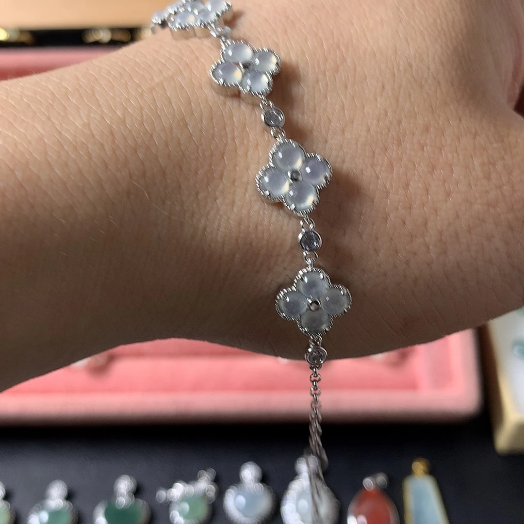 沃***蝶翡翠银S925镶嵌戒指18