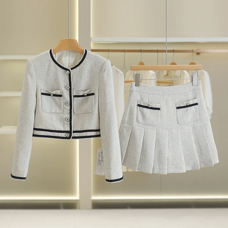 伍莎服饰云仓【珞】学院风短外套高腰防走光百褶裙两件套