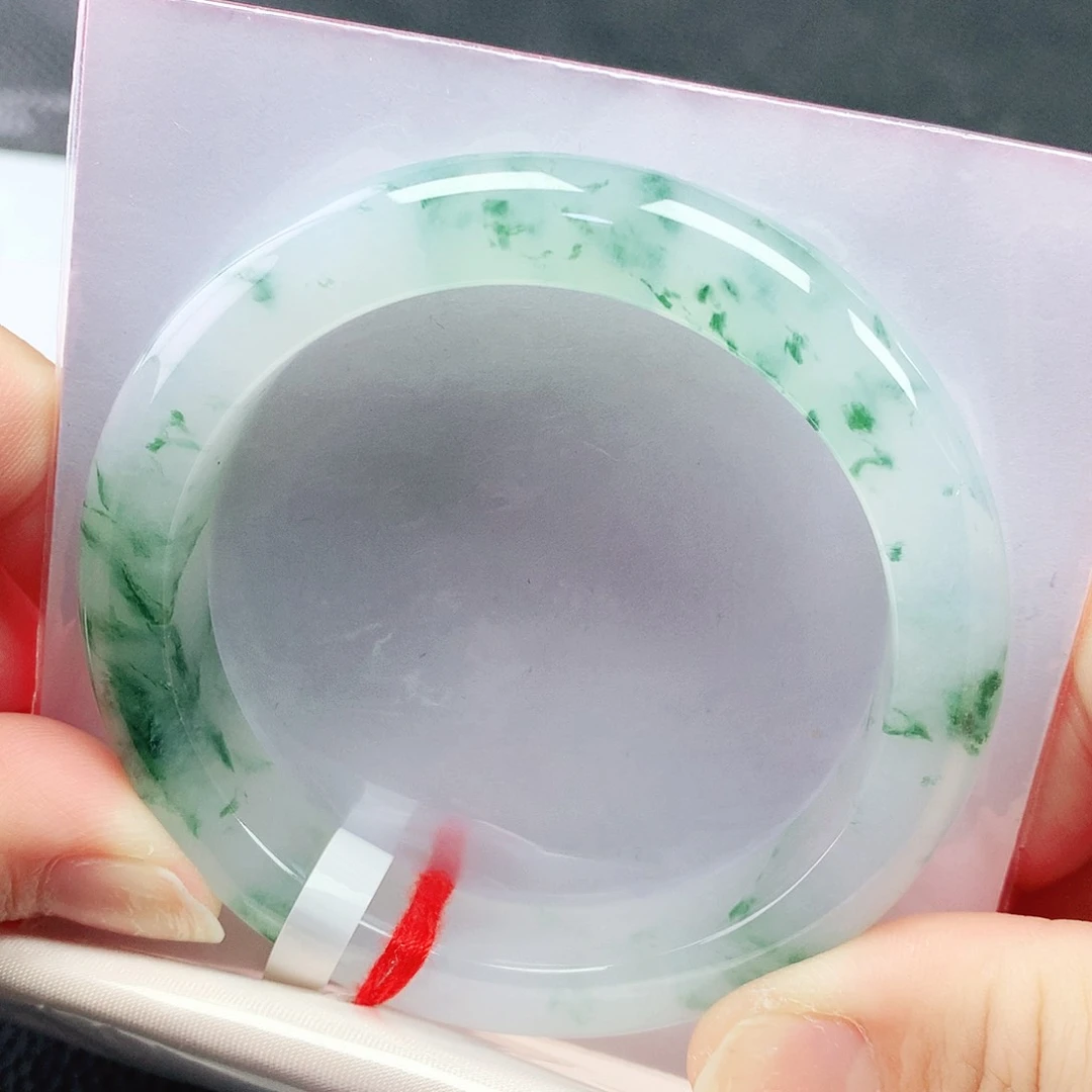 翡翠手镯未镶嵌53圈