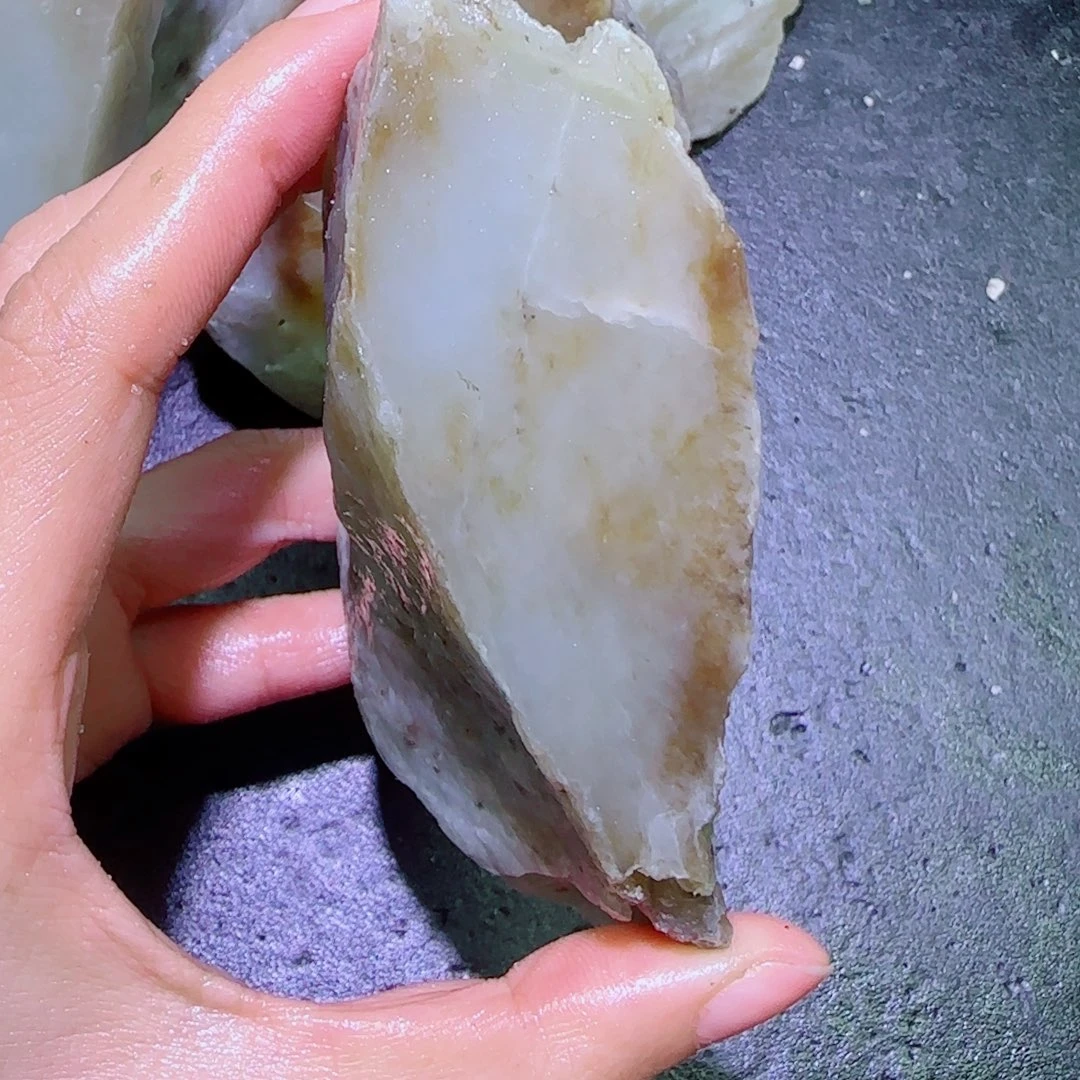 和田玉未镶嵌珠宝半成品