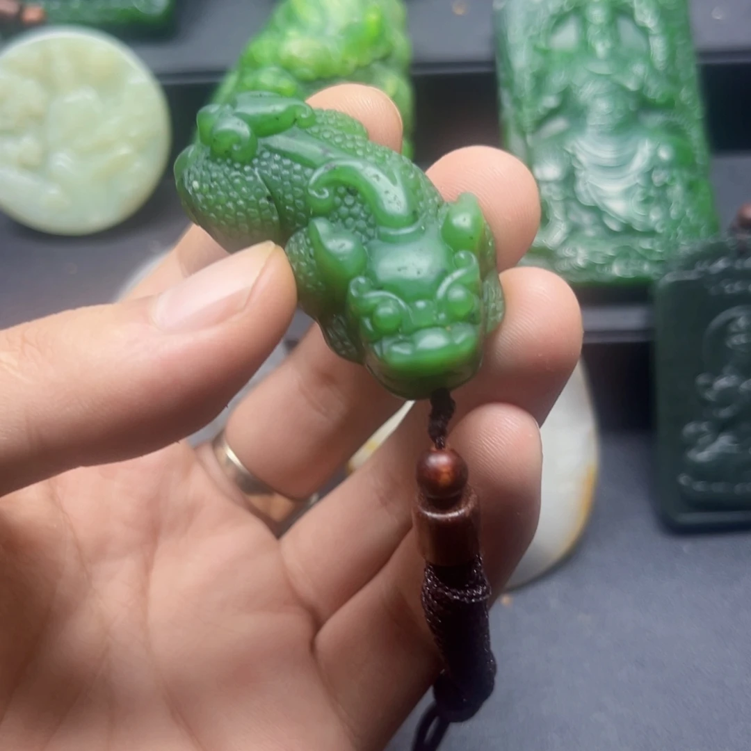 和田玉未镶嵌颈饰和田玉