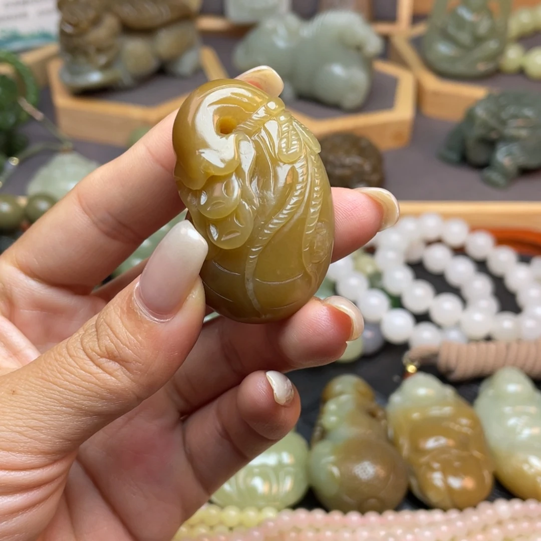 颈饰未镶嵌和田玉