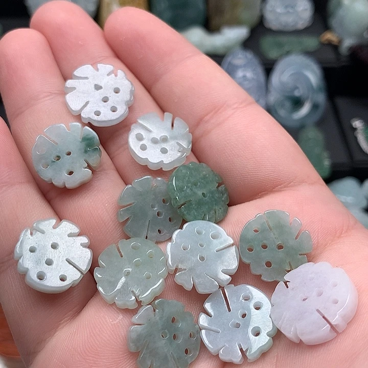 翡翠未镶嵌颈饰翡翠首饰