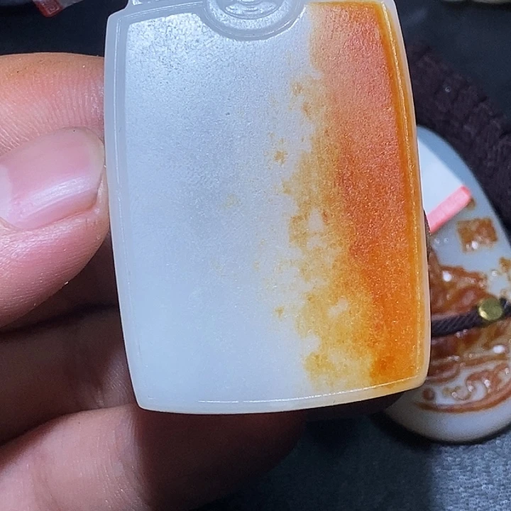 忠***渝和田玉未镶嵌颈饰CC