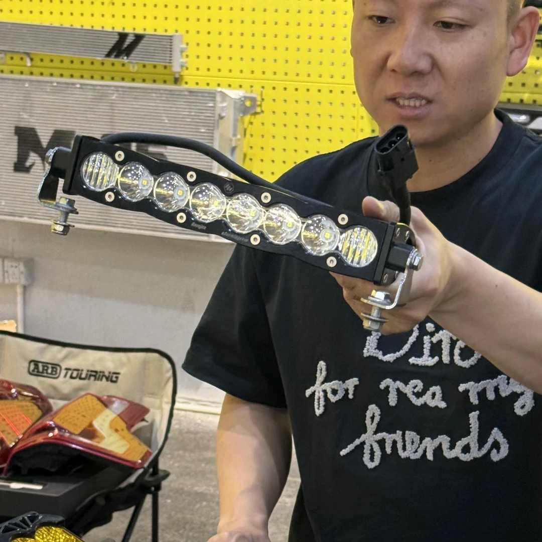 巴哈皮卡通用S8黄光白光