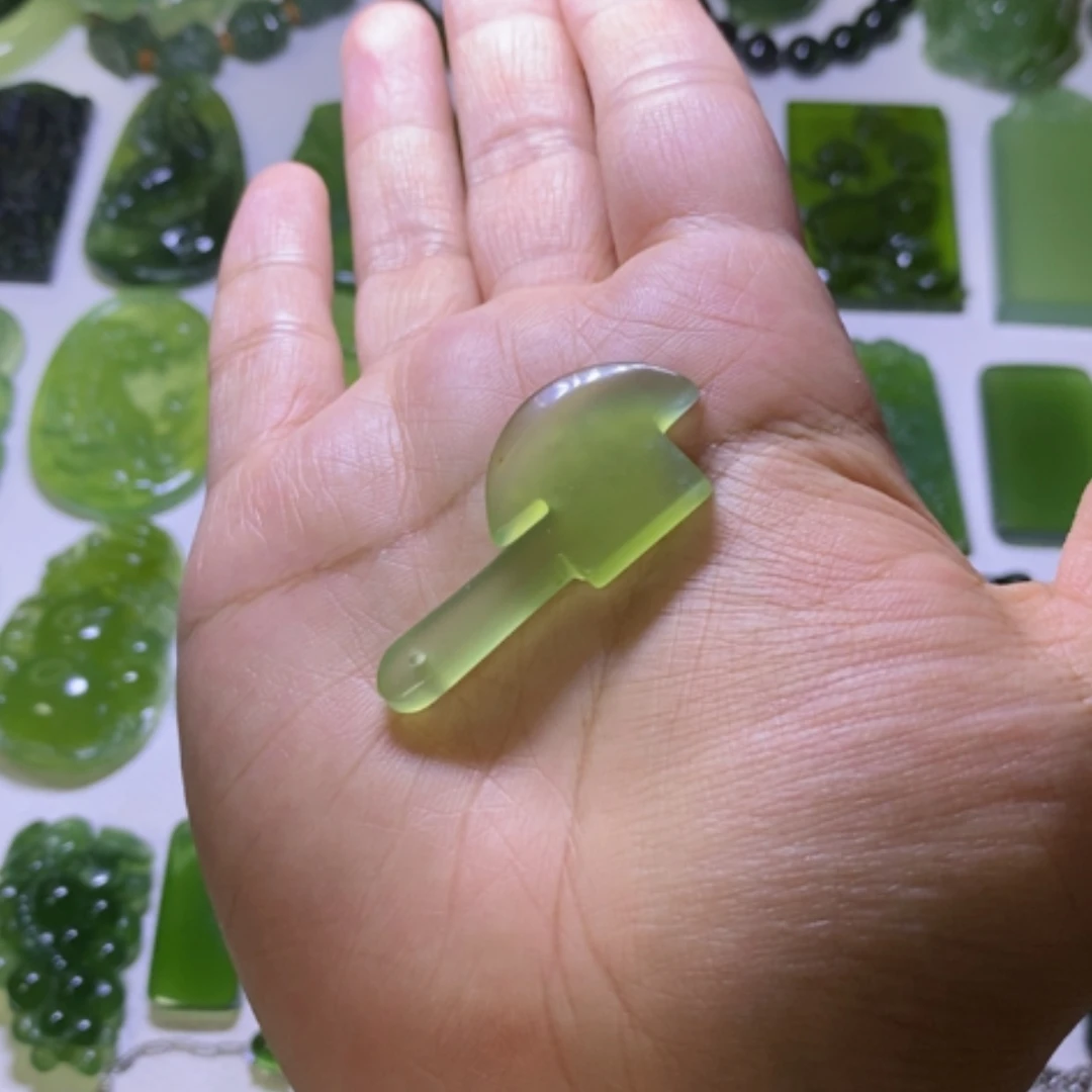 【闪购商品】未镶嵌蛇纹石玉颈饰