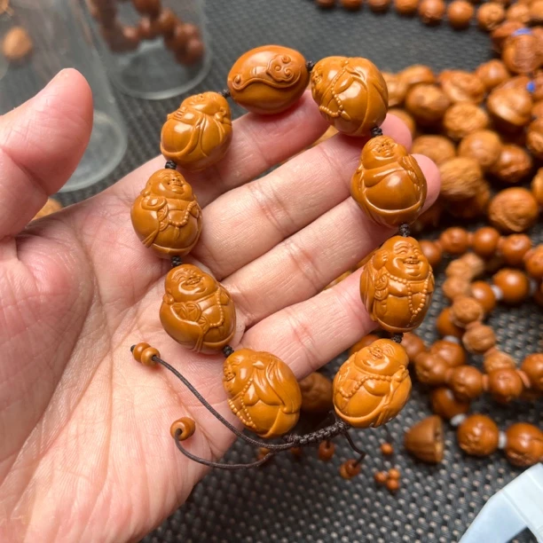 八宝弥勒佛手感极润橄榄核雕