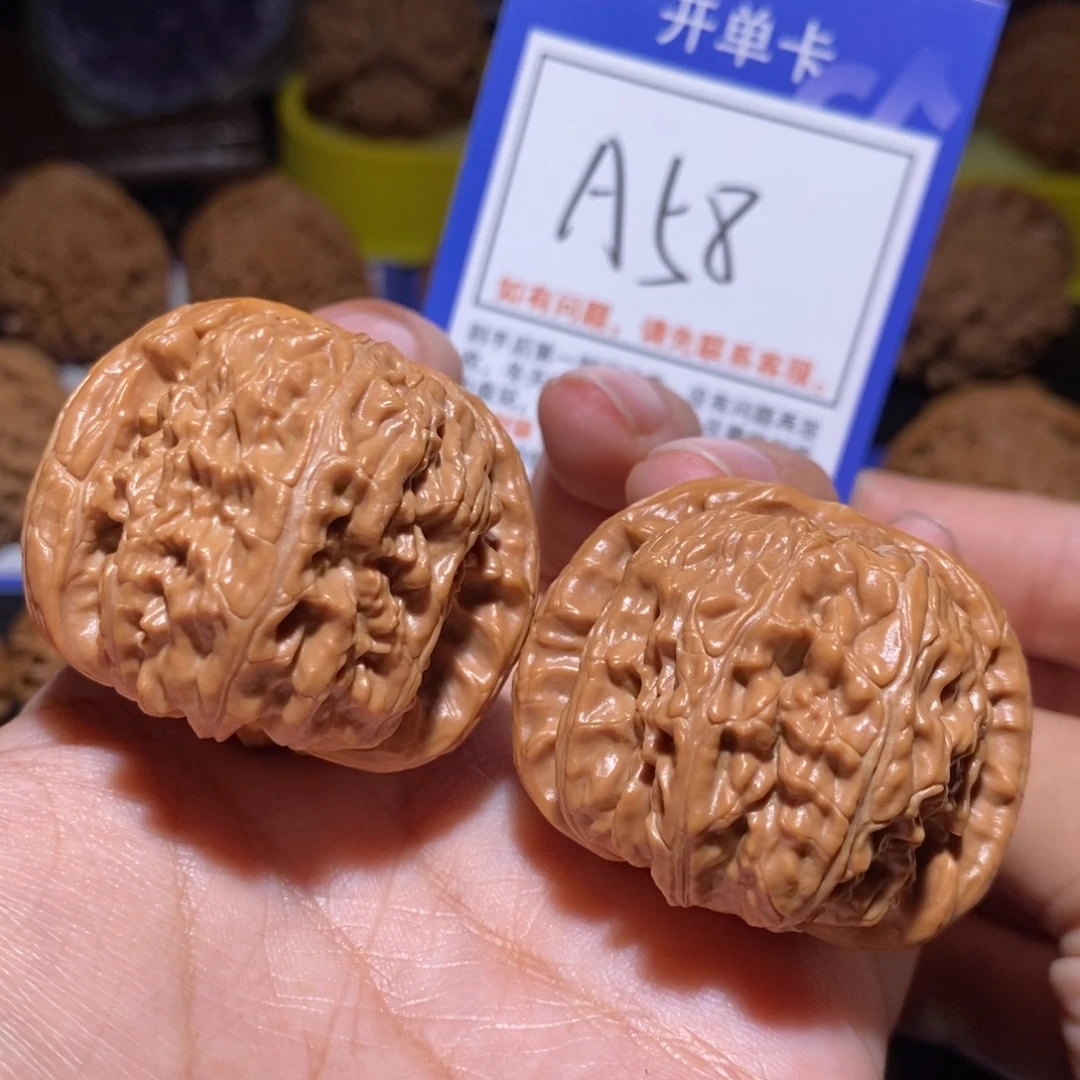 文玩核桃把件39闷白a58
