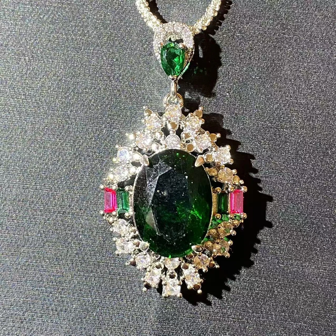 精选h108-典藏轻奢-重工豪华吊坠