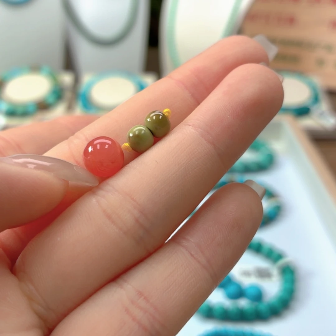 南红玛瑙未镶嵌珠宝奇石