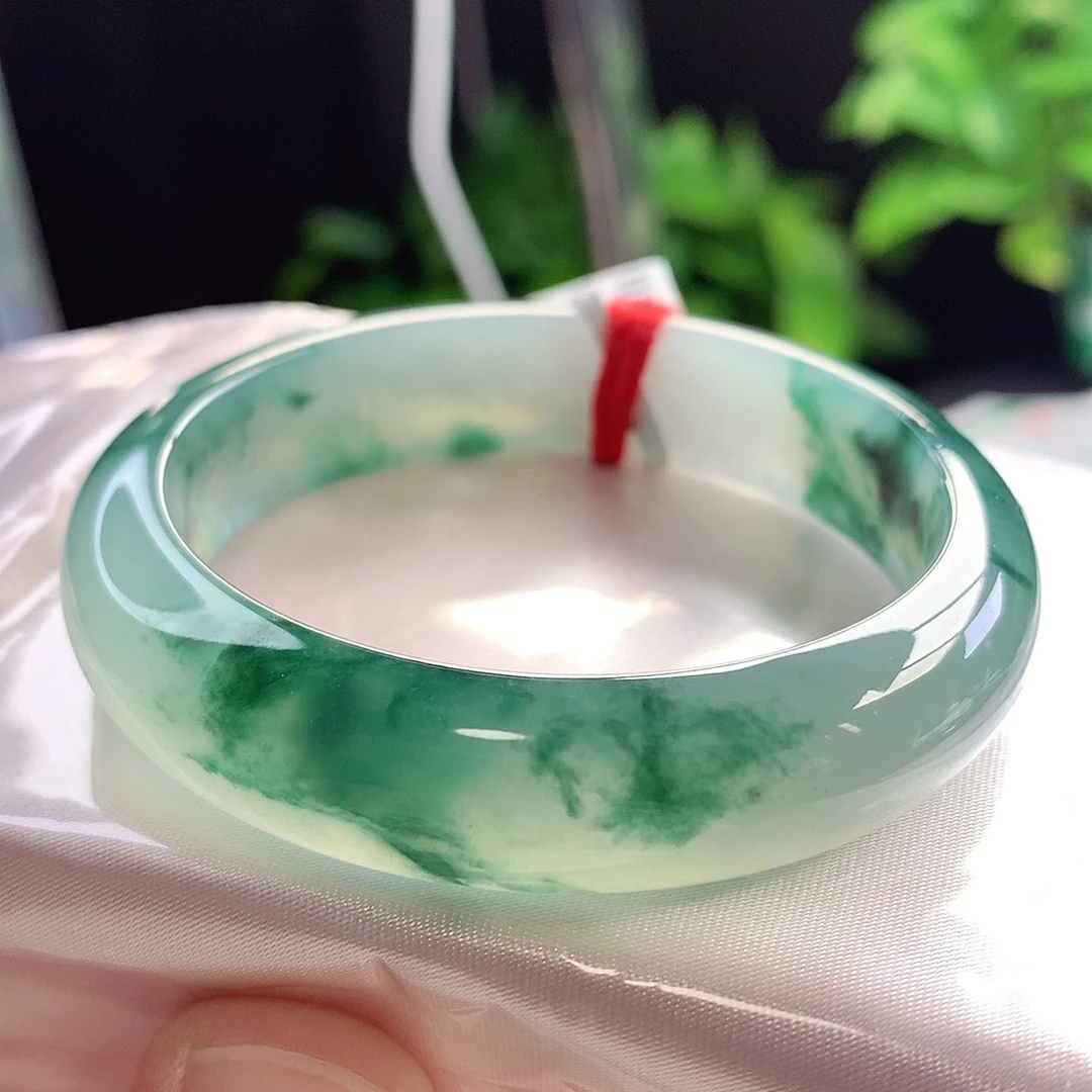 未镶嵌手镯翡翠51-52圈口冰绿底飘花全条炸光