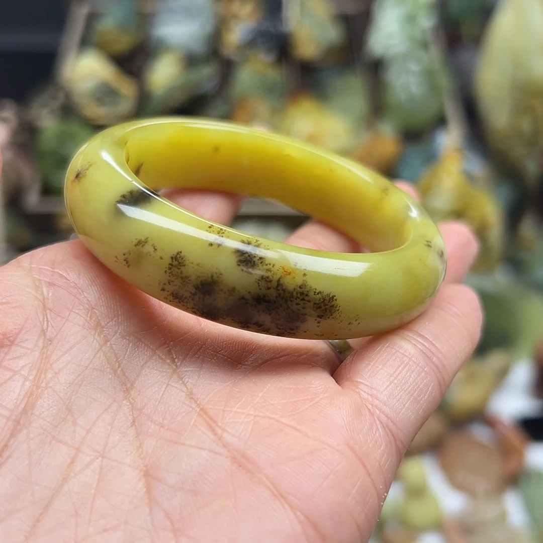 岫玉未镶嵌颈饰花玉水草52口有点纹不扣