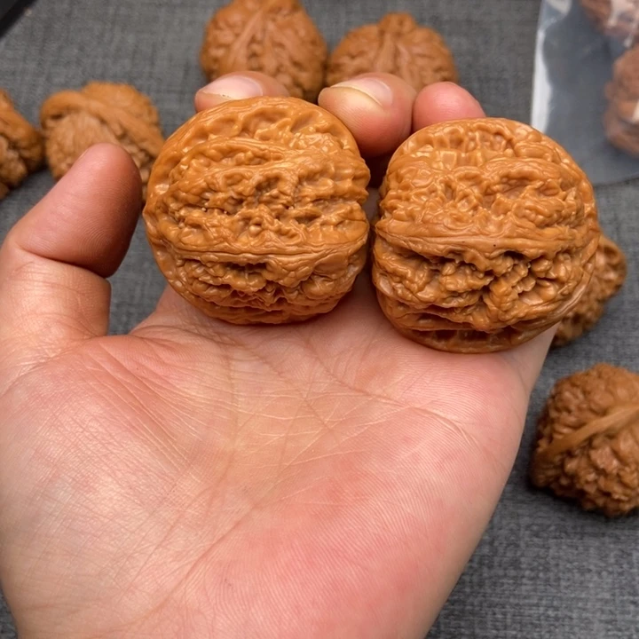 文玩核桃把件粗筋43