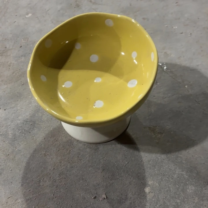 瓷片黄色波点陶瓷