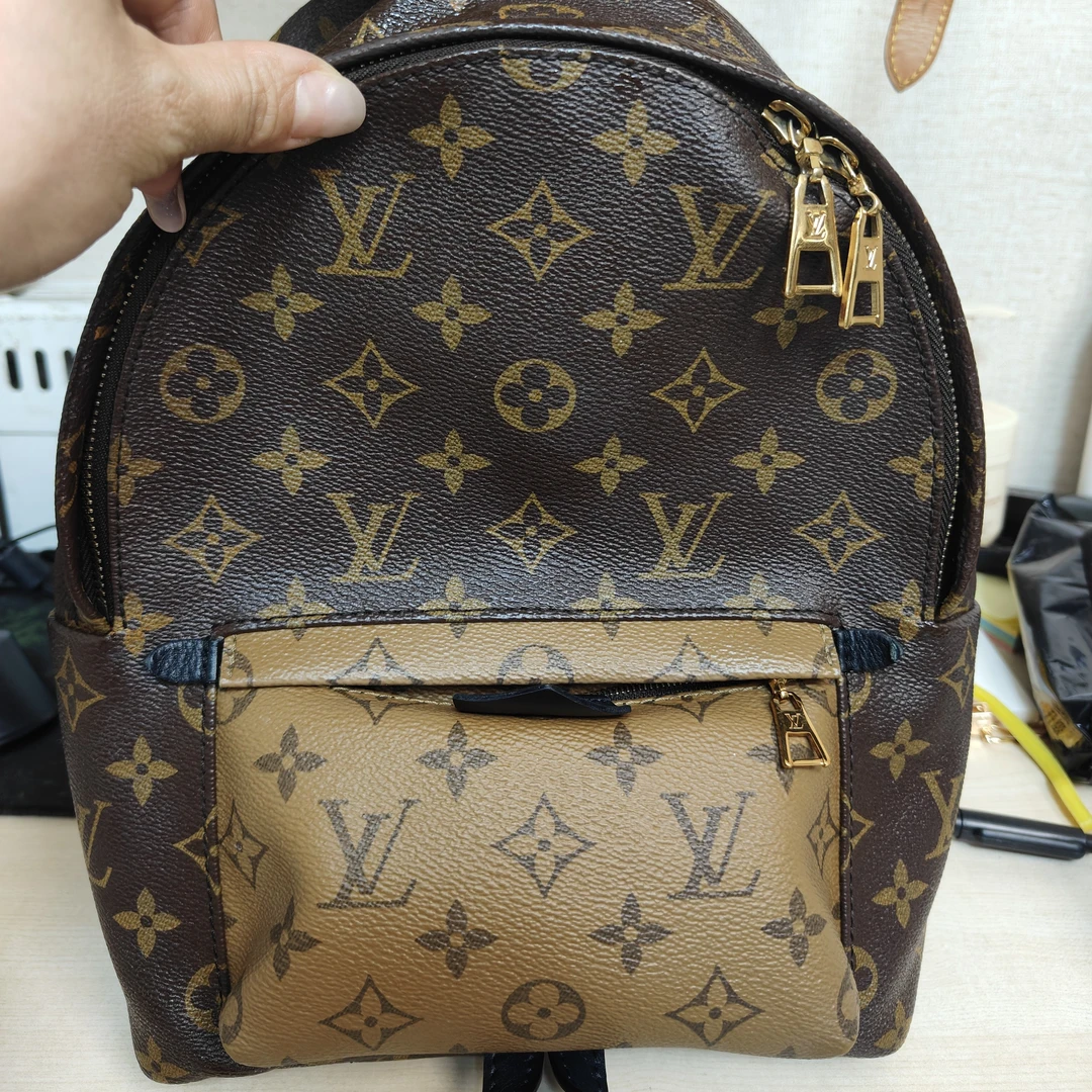 95新 LouisVuitton/路易威登 lv双色背包，斜挎包