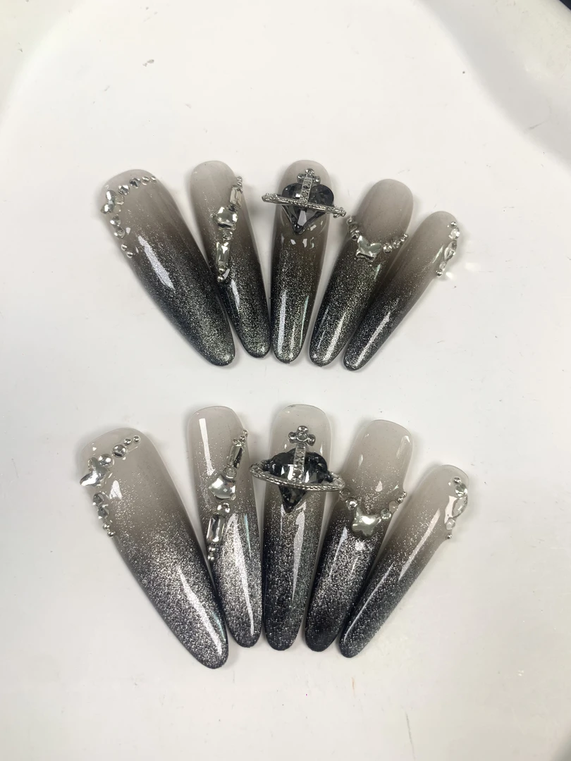 {桃桃黑巧}轻奢高级爆闪猫眼2025美甲款式推荐手工穿戴甲可拆卸