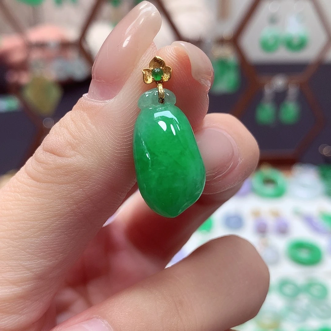 翡翠项链18K金镶嵌天然翡翠