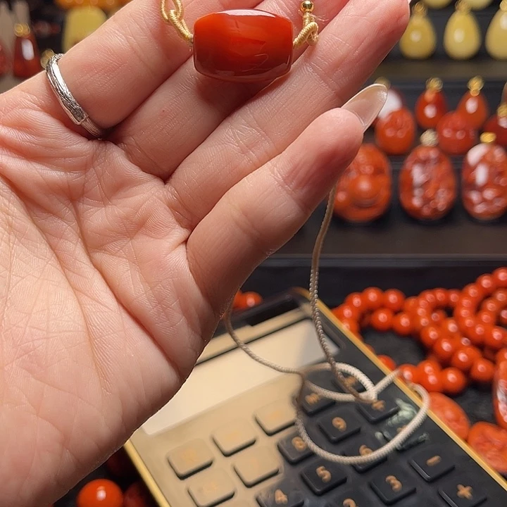 南红玛瑙未镶嵌颈饰