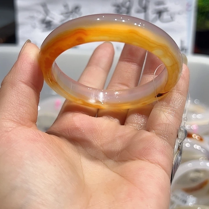 玛瑙/玉髓手镯未镶嵌