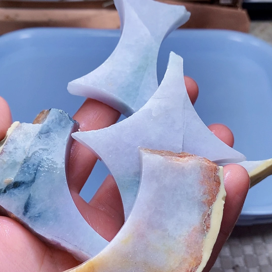 翡翠未镶嵌颈饰555