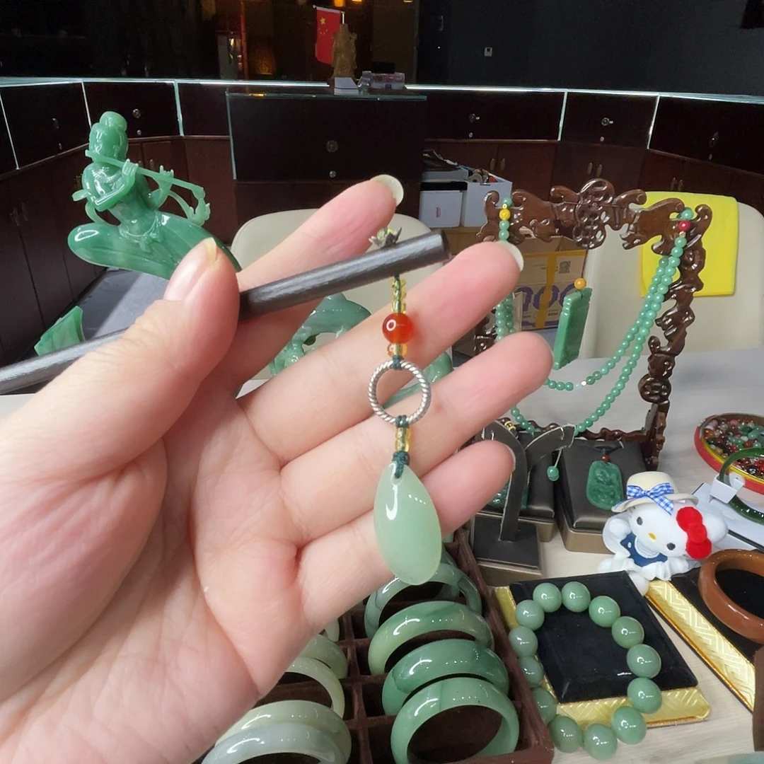 密玉（石英质玉）未镶嵌颈饰