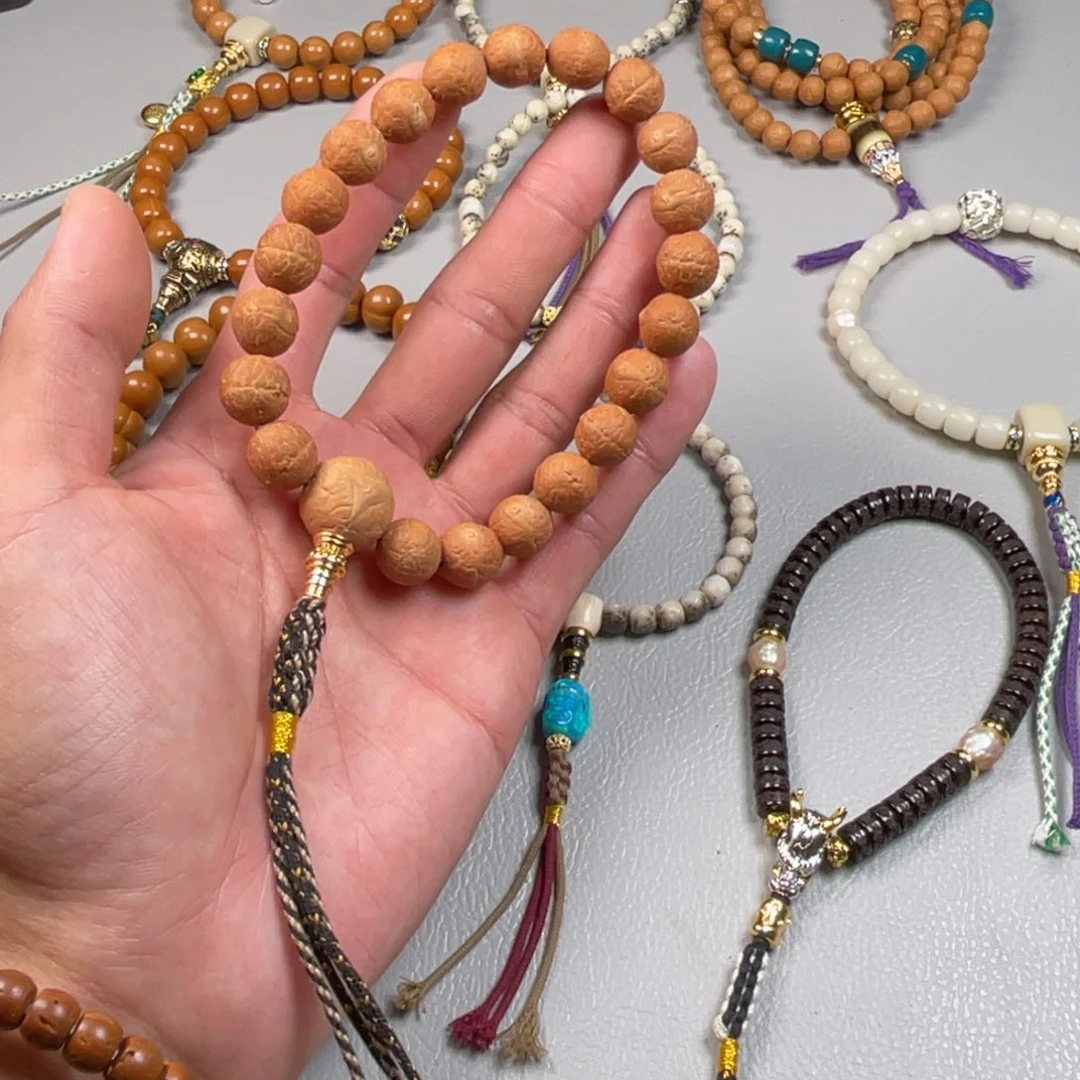 凤眼菩提吊坠。。。。。。。。。。。。。。