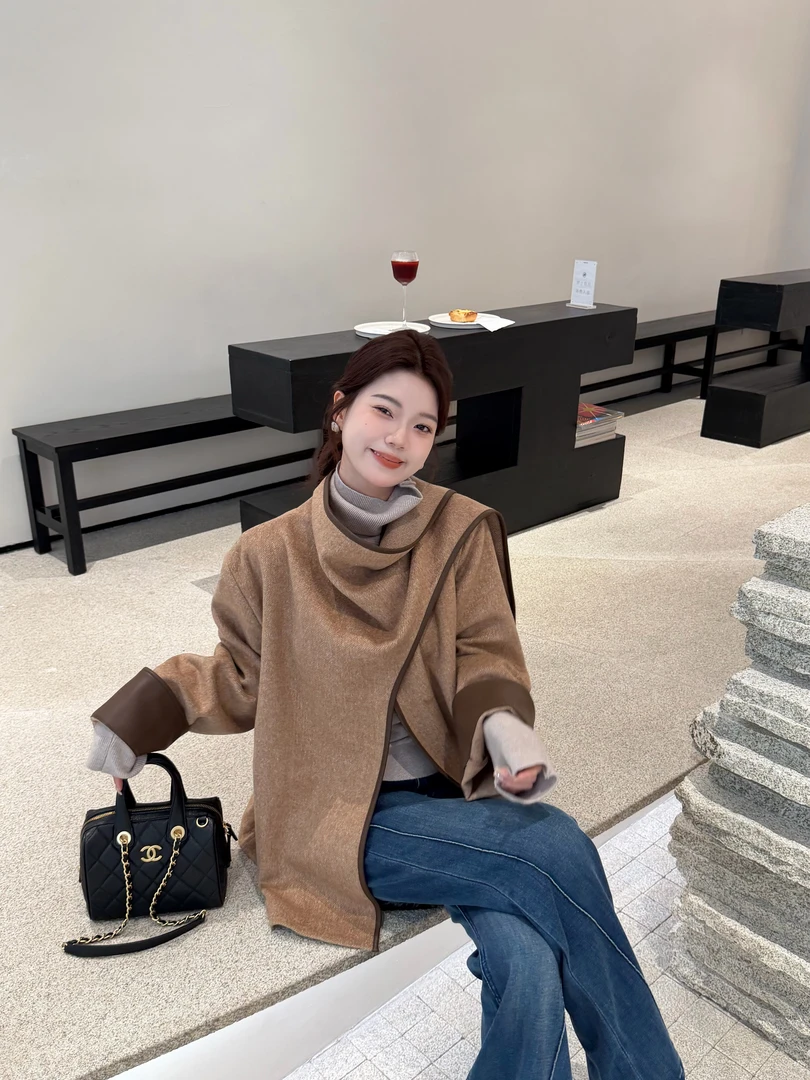 【焦糖卡纸】秋冬法式气质羊毛围脖披肩外套女老钱感撞色设计感大衣