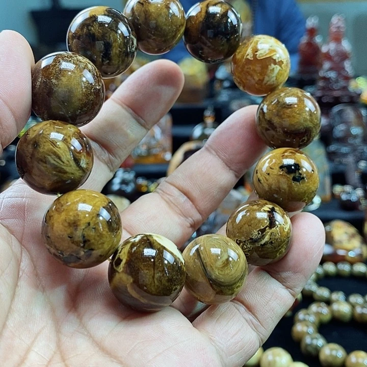 琥珀颈饰未镶嵌一