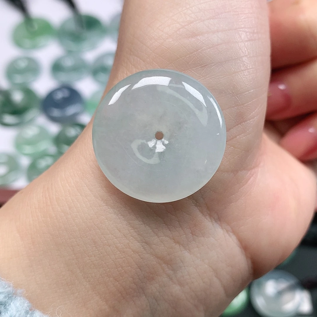 翡翠颈饰未镶嵌平安