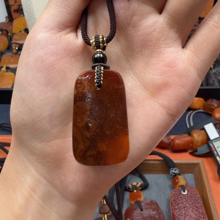 蜜蜡未镶嵌吊坠(赠链)