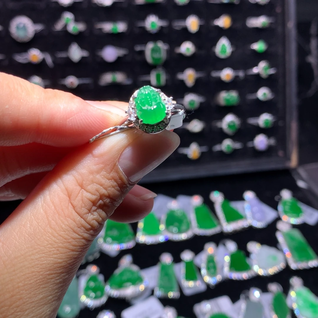 翡翠银S925镶嵌颈饰翡翠