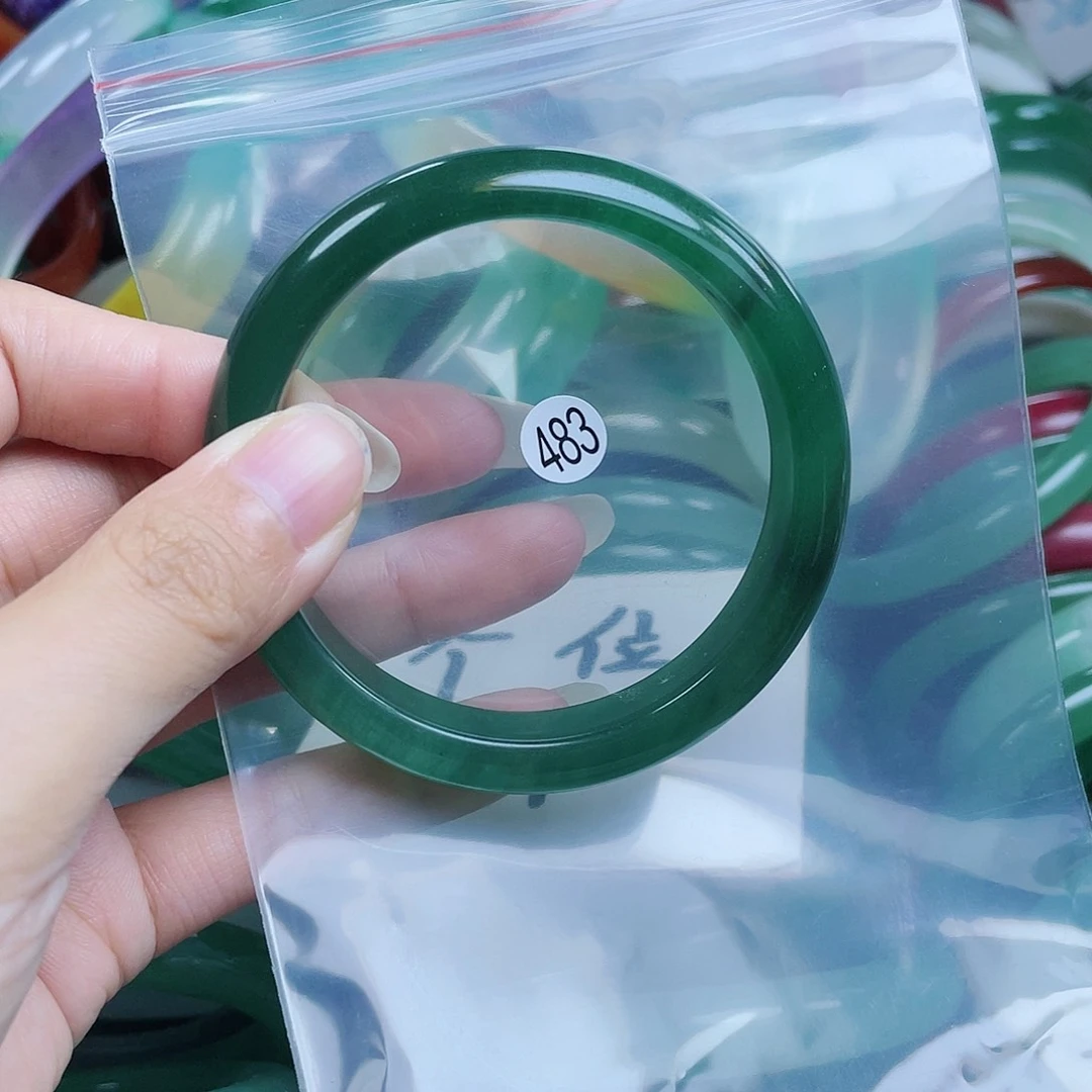 【闪购商品】石英质玉手镯未镶嵌58