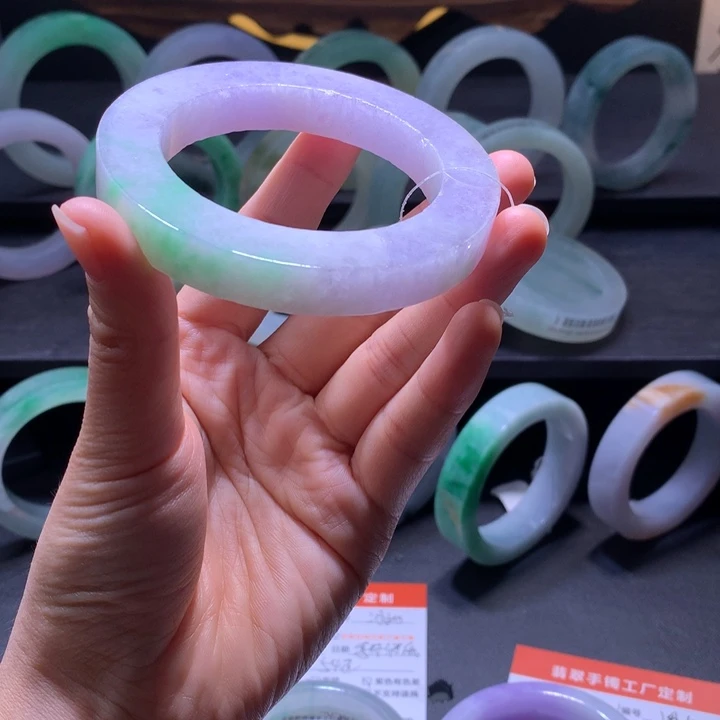 爱***宝定制翡翠未镶嵌翡翠手镯
