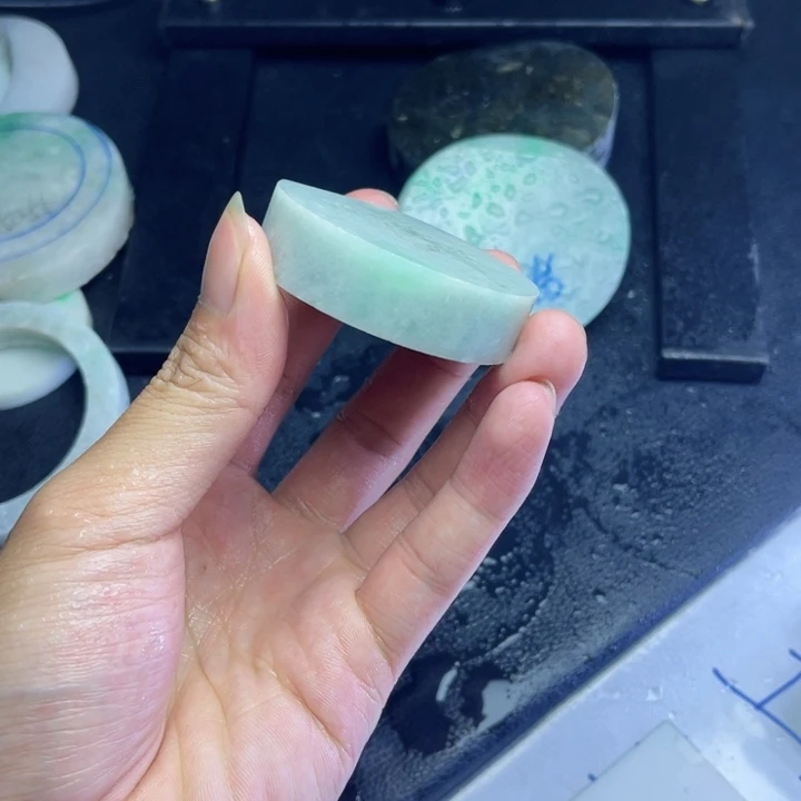 翡翠未镶嵌颈饰缅甸翡翠