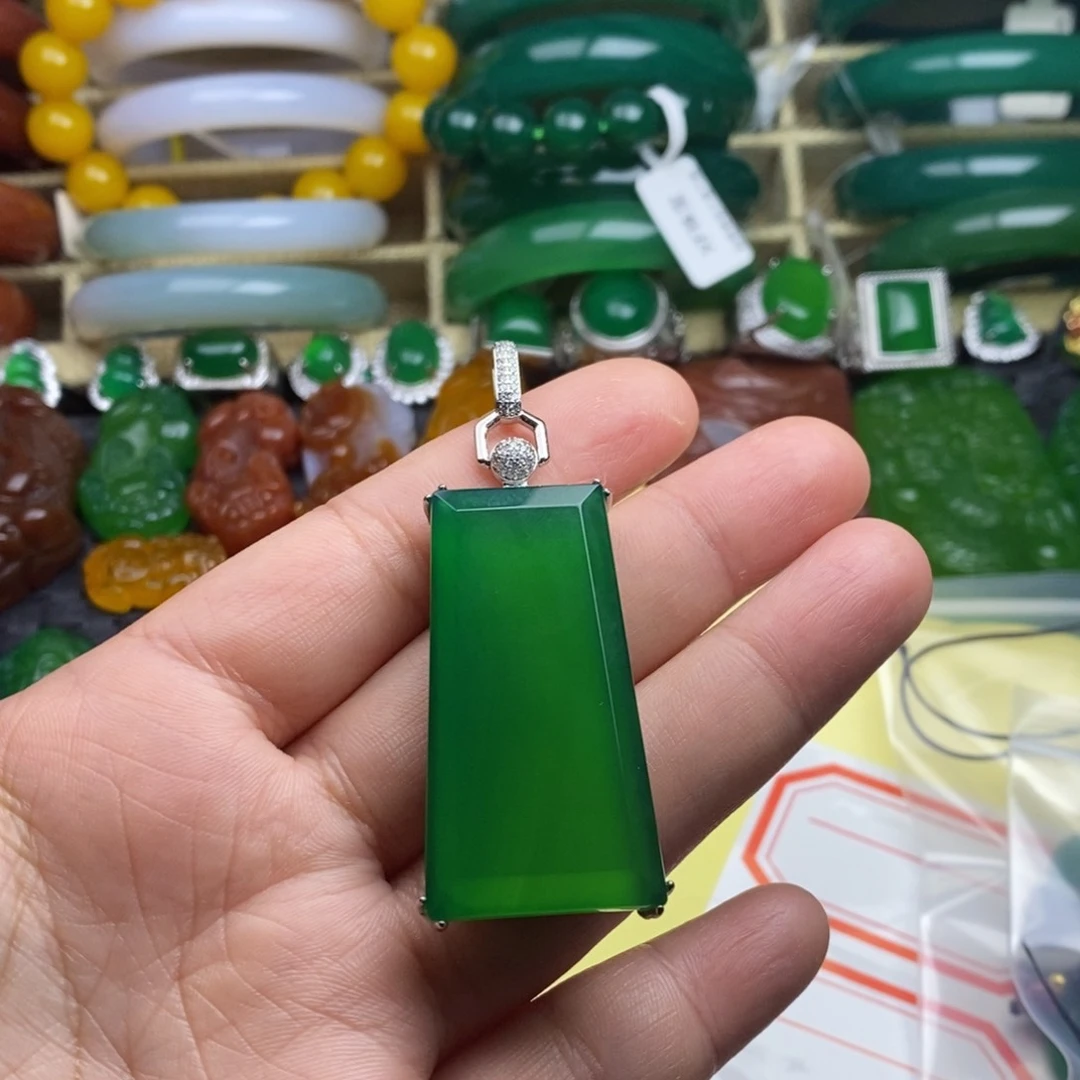 花***堂玛瑙/玉髓颈饰合金