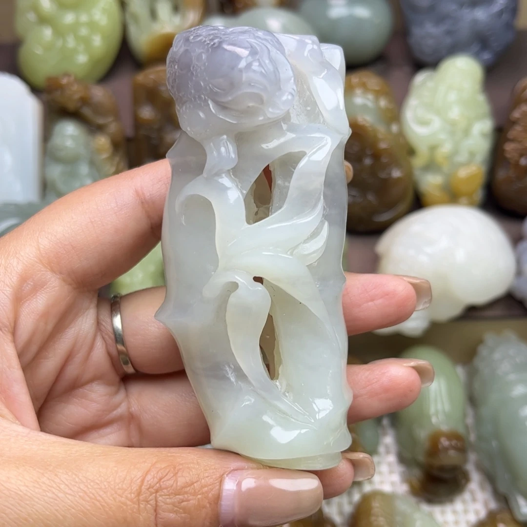 和田玉未镶嵌把件