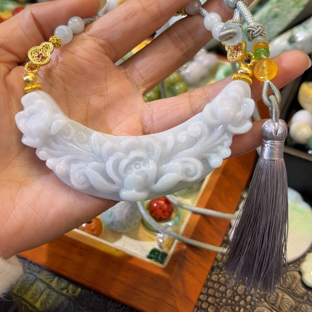 翡翠颈饰未镶嵌待编款